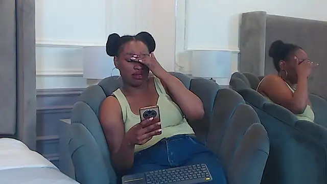 natashasilver (F young) - Show my hot pussy closed