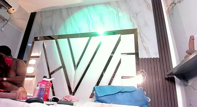 lola_hornei webcam stripchat model stream image