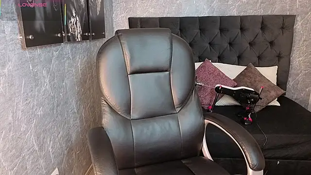 scarletbaker_ webcam