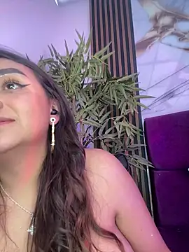 Webcam Model (michell_boobs_)  is live.Free join now!