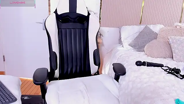 Jadeh_Williams02 webcam