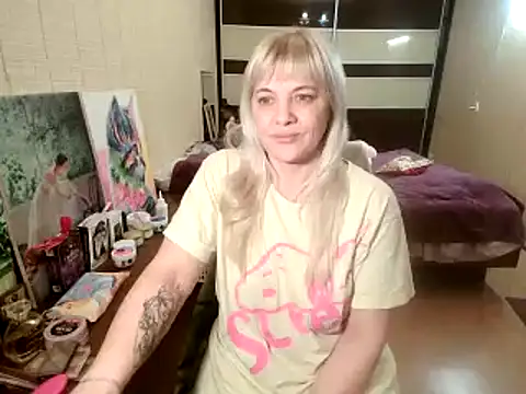 Lia_Laguna77 webcam
