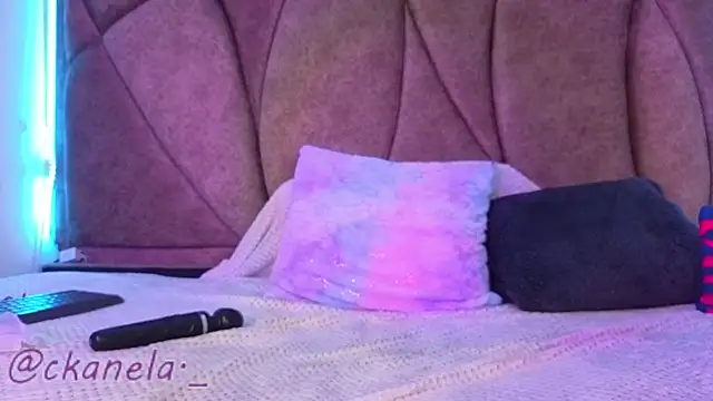 Kanela_miller_ webcam