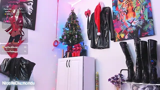 NicolleDiamonds_cg webcam