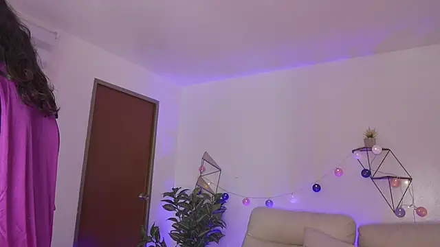 Enola_Holmes_ webcam