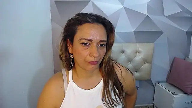 Milf-Prettyboobs webcam