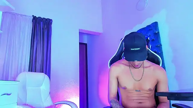 kingoftheuniverse888 webcam