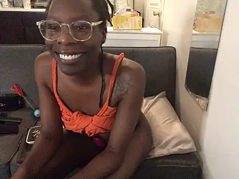 Webcam Model (littyleesh1)  is live.Free join now!