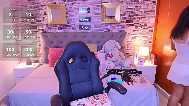 Italyy__boobs webcam