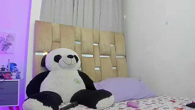 JulianaCarter webcam