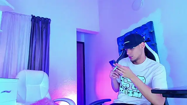 kingoftheuniverse888 webcam