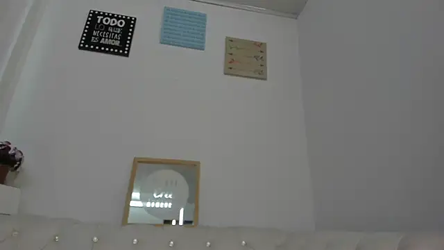 Pretty_Johnson_ webcam