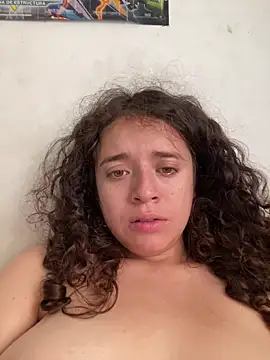 Lucy_YupiSweet webcam