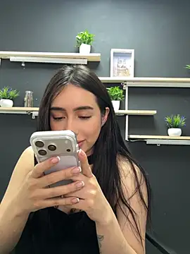 Webcam Model (isabella_jade)  is live.Free join now!