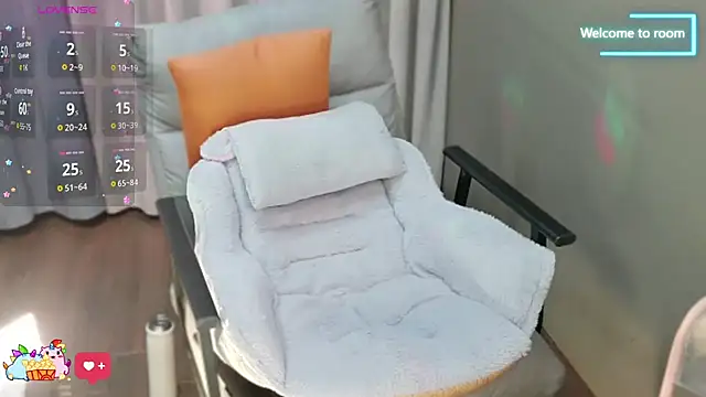 linlin-2025 (F milf) - 丁裤屁屁对镜头 1min