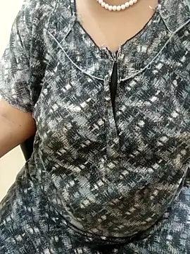 Tamil_aishu09 webcam