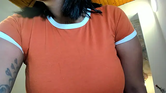 lia_mariana webcam