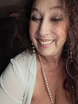 GypsyEsmeralda webcam