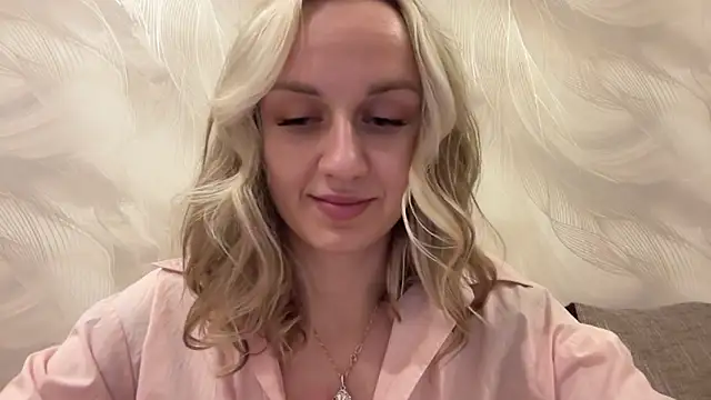 AdeleEverhart webcam