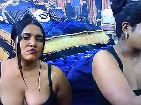 IndianSexyLady4u webcam