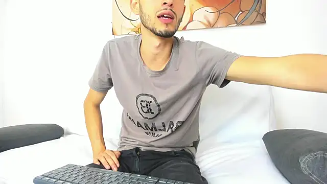 dracke_and_zara webcam