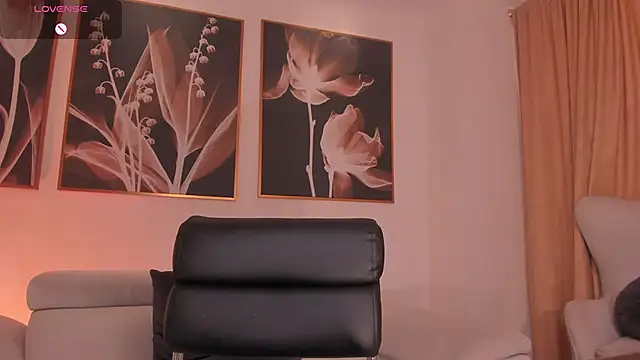 IsabellaMoreau webcam