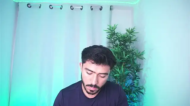 dam0n_fr0st - Dam0n_fr0st's free webcam - UK Sex Cams