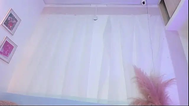 Miss_JulietaShadow webcam