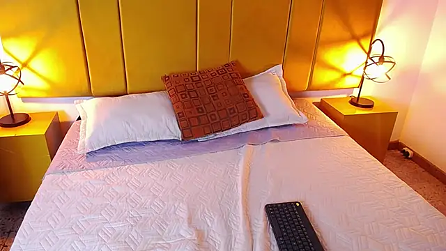 Pamela_Johnsn webcam