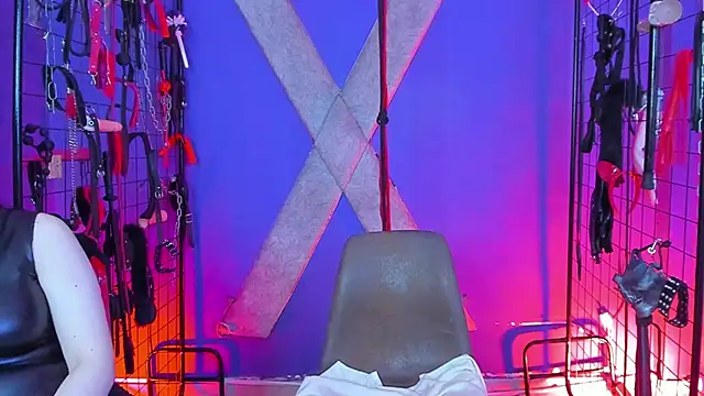 Mistress_Luxxy_bdsm webcam