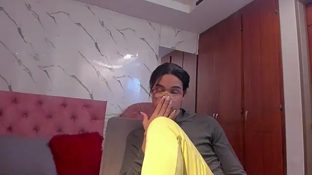 evelyn_wine Live Webcam on Stripchat