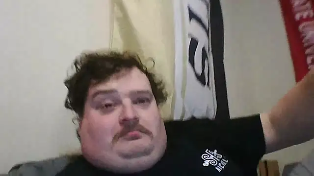 YelpedAverting webcam