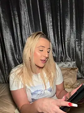 Strongqueen Live Webcam on Stripchat