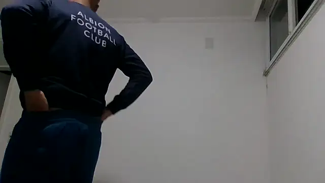 JUNINHOLEKEJR webcam