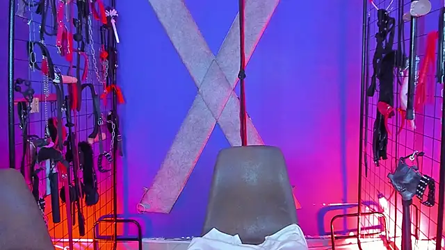 Mistress_Luxxy_bdsm webcam