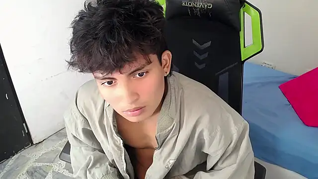 green_xox (M twink) - DICK HARD AND JERK