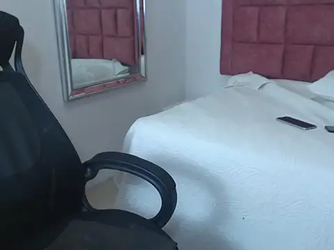 sweetsubmisaxox webcam