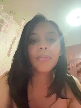 Esmerald_1111 webcam