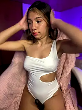 Isabella18_pink webcam