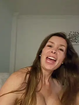 Webcam Model (karina_warthon)  is live.Free join now!