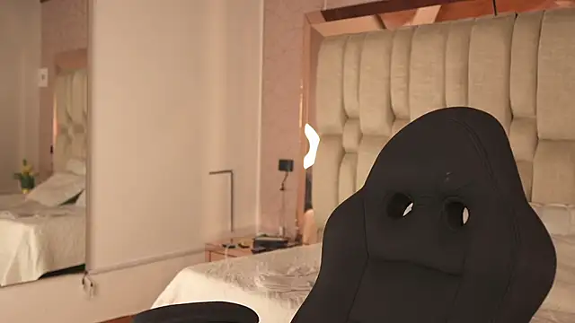 Kleverly_Manson1 webcam