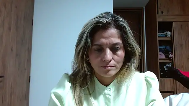 linda-mature43 webcam