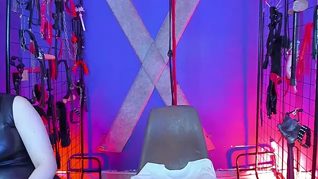 Mistress_Luxxy_bdsm webcam