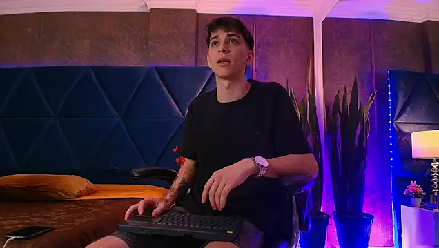 Lion_Foster01 webcam