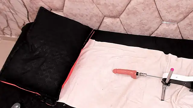 EXOTIC_EBONY_ webcam