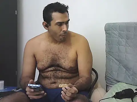 AlphaLatinoBear webcam