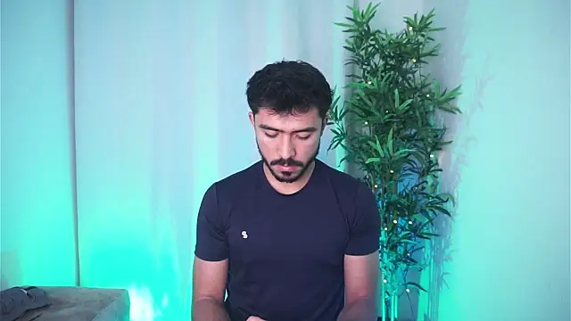 dam0n_fr0st - Dam0n_fr0st's free webcam - UK Sex Cams