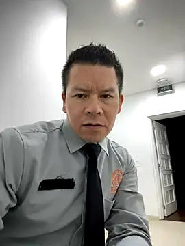 manu0586 (Ask my age) - Muestro colita y masturbo trabajo