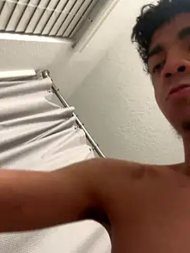 ryan_12xx (Ask my age) - Spit on it