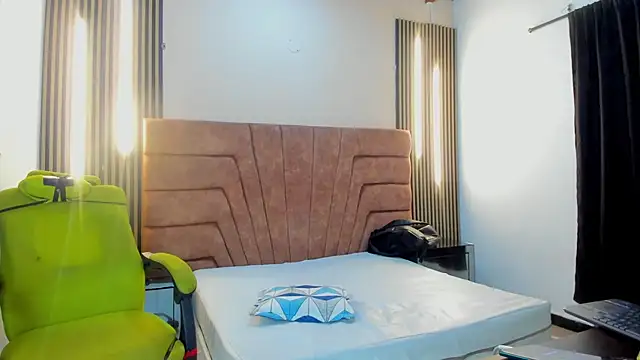 fykmor_1 (M twink) - pre cum